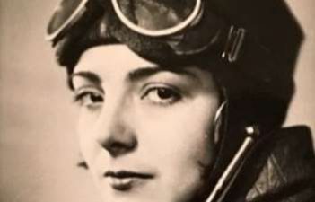 Saludamos en su Trigésimo Quinto Aniversario a las Mujeres Pilotos de “Alas Andinas”