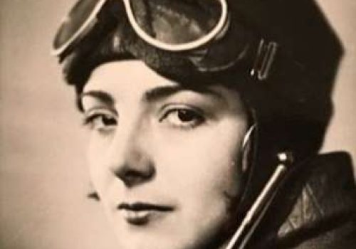 Saludamos en su Trigésimo Quinto Aniversario a las Mujeres Pilotos de “Alas Andinas”