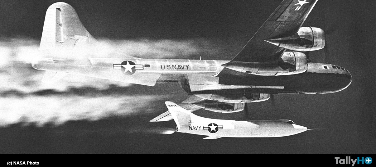 En este momento estás viendo 65 Aniversario del primer vuelo a dos veces la velocidad del sonido