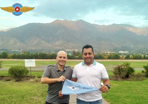 Primer vuelo solo alumno John Freddy Mendoza Buritica