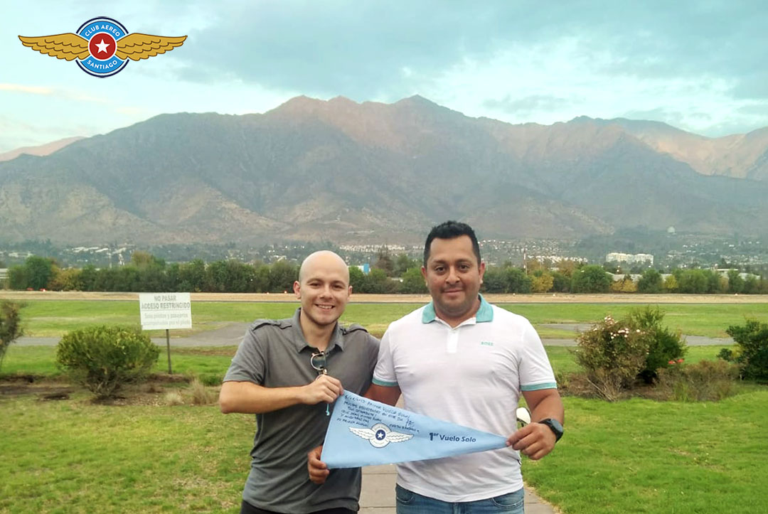 En este momento estás viendo Primer vuelo solo alumno John Freddy Mendoza Buritica