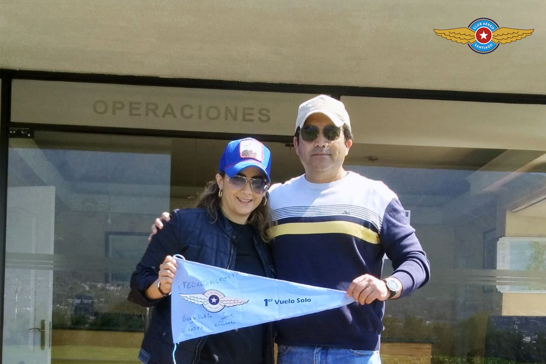 En este momento estás viendo Primer vuelo solo alumna Mirella Zúñiga