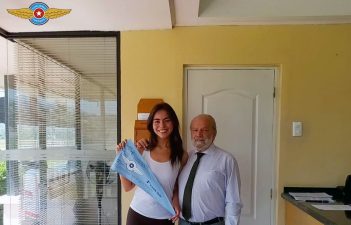 Primero vuelo solo alumna Tamara Nielsen Reyna
