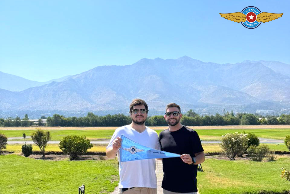 En este momento estás viendo Primer vuelo solo alumno Roberto González